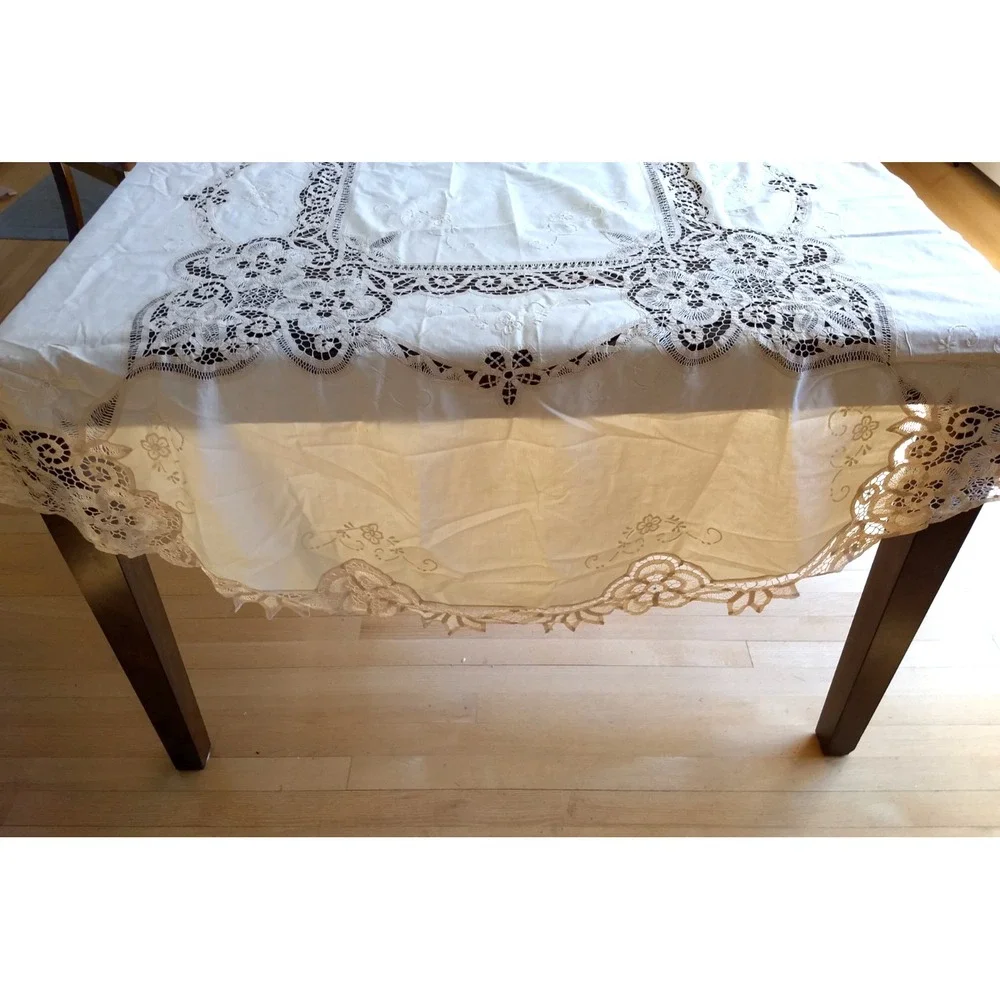 Vintage Madeira Lace Tablecloth 128